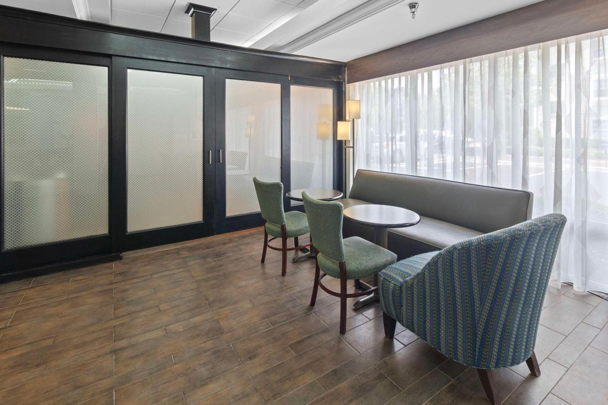 Hampton Inn Atlanta-Woodstock Zewnętrze zdjęcie